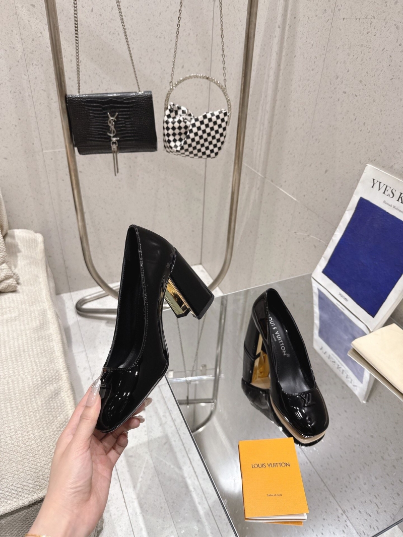 l0vis Vvtt0n heeled shoes